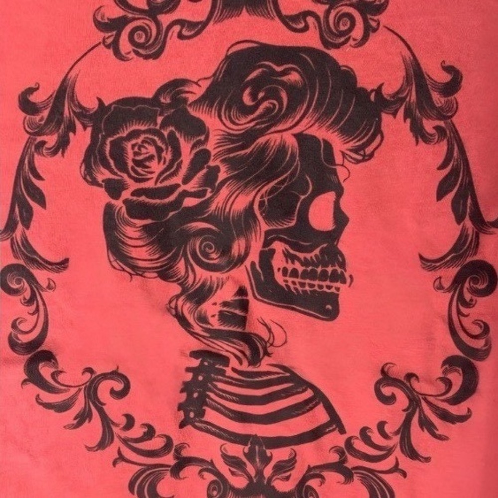 TORRID Tee Skull Cameo Girl Classic Fit Long‎ Sleeve T-Shirt NWT Size 3X
